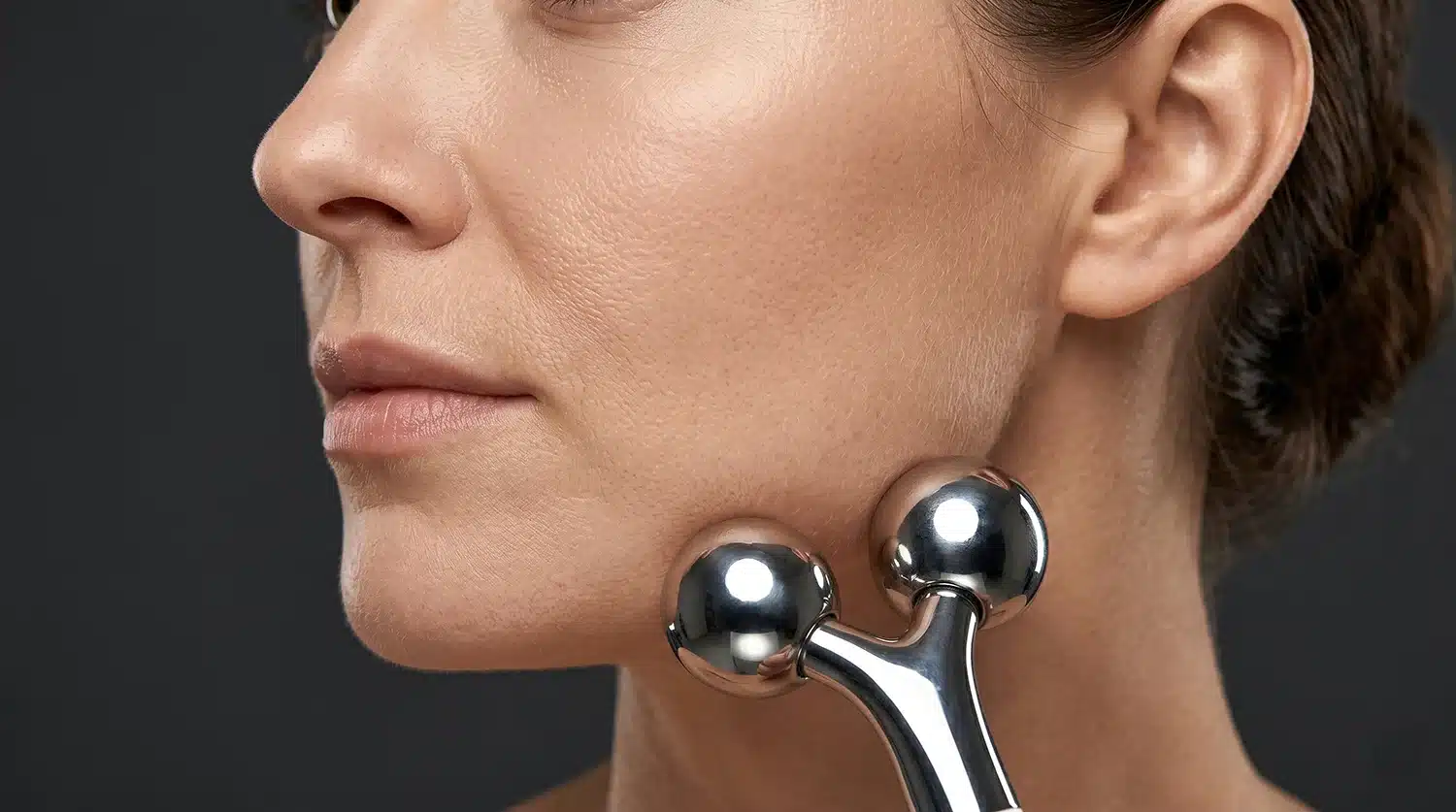 A defined jawline and tapered chin are among the most common aesthetic goals addressed at Cheongdam Aesthetics